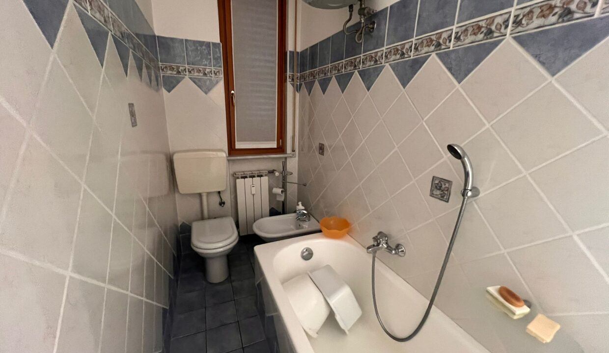 eea8049d-5efe-465c-a7df-eeecdb745af1